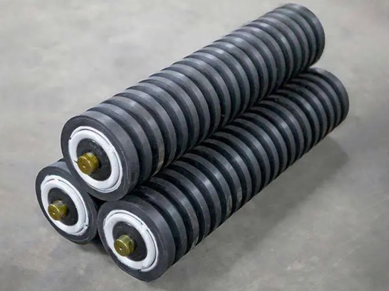 緩沖托輥 耐磨性好 規(guī)格齊全，量大從優(yōu) 直接出廠，歡迎咨詢！